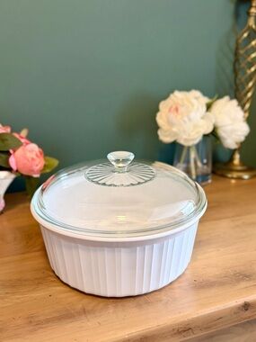 CorningWare 2.5L White Casserole Dish w Glass Lid F-1-B Round